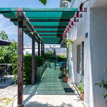 5351b Apartman